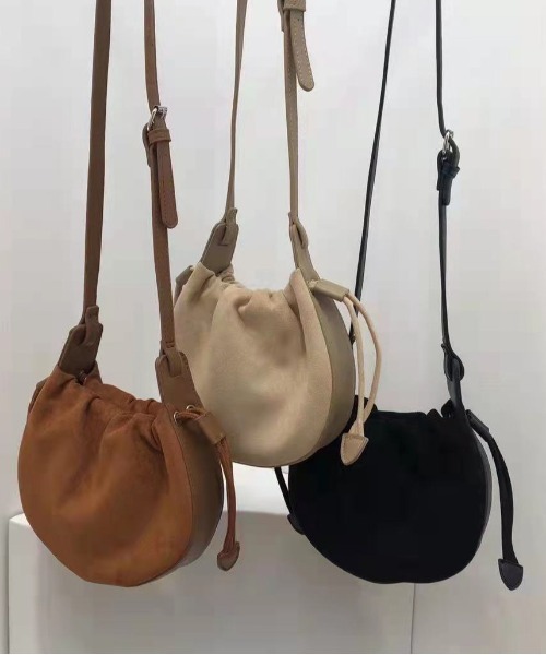 POUTOJOURU（ポートジュール）の「【ポートジュール】　バルーン型ハンモックショルダーバッグ　ゼブラ柄　ヌバック調（ショルダーバッグ・レディース・ブラック/ベージュ/ブラウン/ホワイト系1/ブラウン系1・FREE）」の16枚目の写真