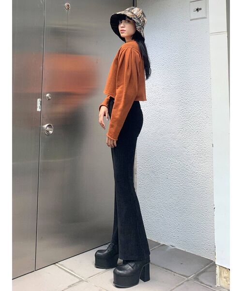 EMODA（エモダ）の「ショルダータックショートプルオーバー（Tシャツ/カットソー・レディース・ホワイト/ブラック/グリーン/キャメル・FREE）」の6枚目の写真