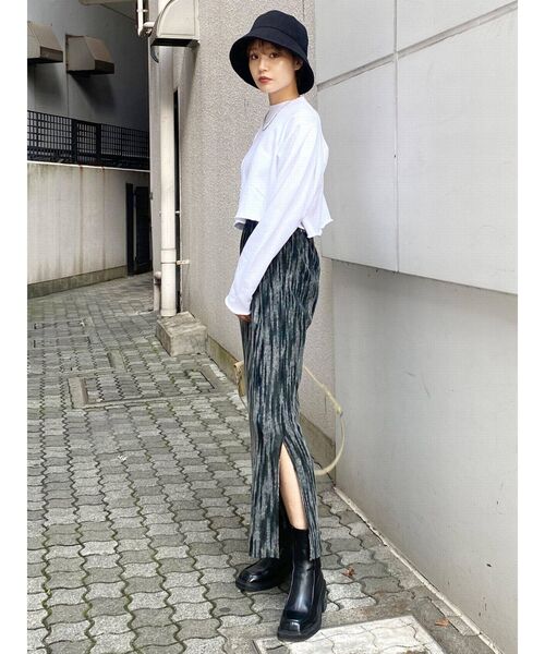 EMODA（エモダ）の「ショルダータックショートプルオーバー（Tシャツ/カットソー・レディース・ホワイト/ブラック/グリーン/キャメル・FREE）」の12枚目の写真