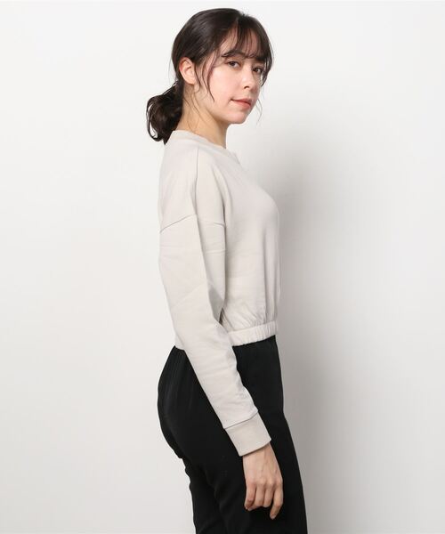 Reebok(リーボック)の「DreamBlend コットンミッドレイヤー スウェットシャツ / DreamBlend Cotton Midlayer Sweatshirt(スウェット・レディース・ブラック/ベージュ系その他・X-SMALL/MEDIUM/X-LARGE/LARGE/XX-LARGE/SMALL)」の10枚目の写真