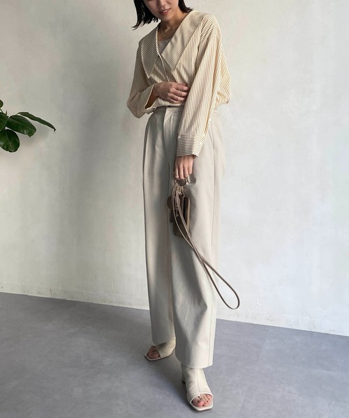 CAPRICIEUX LE'MAGE（カプリシューレマージュ）の「深Vストライプシャツ（シャツ/ブラウス・レディース・イエロー/グレー/グレイッシュベージュ・FREE）」の16枚目の写真