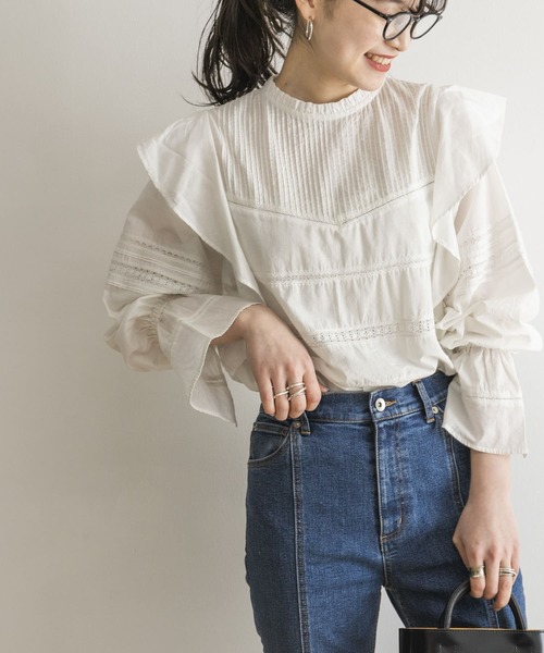 URBAN RESEARCH（アーバンリサーチ）の「リバーレースフリルブラウス（シャツ/ブラウス・レディース・オフホワイト/チャコールグレー・FREE）」の2枚目の写真