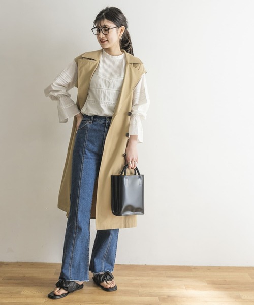 URBAN RESEARCH（アーバンリサーチ）の「リバーレースフリルブラウス（シャツ/ブラウス・レディース・オフホワイト/チャコールグレー・FREE）」の11枚目の写真