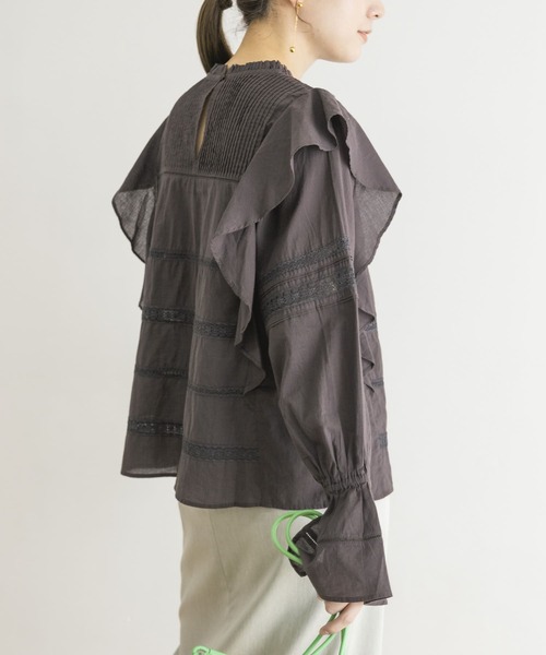URBAN RESEARCH（アーバンリサーチ）の「リバーレースフリルブラウス（シャツ/ブラウス・レディース・オフホワイト/チャコールグレー・FREE）」の17枚目の写真
