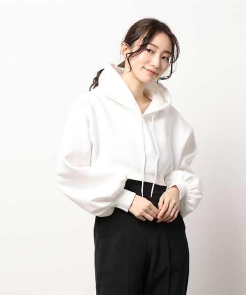 koe（コエ）の「ショート丈裏起毛パーカー*（パーカー・レディース・オフホワイト/ブラック/イエロー/グリーン・M）」の12枚目の写真