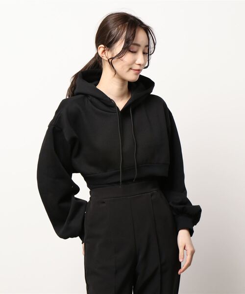 koe（コエ）の「ショート丈裏起毛パーカー*（パーカー・レディース・オフホワイト/ブラック/イエロー/グリーン・M）」の11枚目の写真