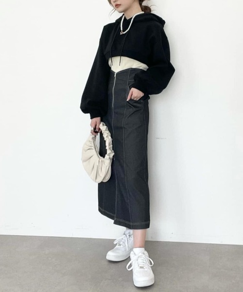 koe（コエ）の「ショート丈裏起毛パーカー*（パーカー・レディース・オフホワイト/ブラック/イエロー/グリーン・M）」の5枚目の写真