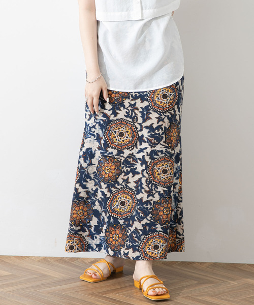 SENSE OF PLACE by URBAN RESEARCH（センスオブプレイスバイアーバンリサーチ）の「プリントマーメイドスカート（スカート・レディース・ブラウン系その他/ブラック系その他/オレンジ系その他/レッド系その他/ブルー系その他/イエロー系その他・SMALL/MEDIUM）」の4枚目の写真