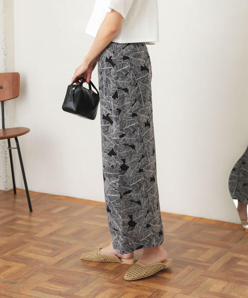 SENSE OF PLACE by URBAN RESEARCH（センスオブプレイスバイアーバンリサーチ）の「プリントマーメイドスカート（スカート・レディース・ブラウン系その他/ブラック系その他/オレンジ系その他/レッド系その他/ブルー系その他/イエロー系その他・SMALL/MEDIUM）」の8枚目の写真