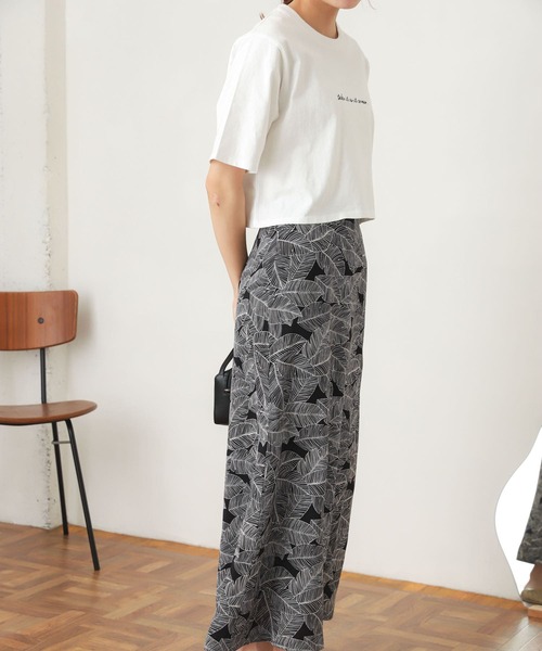 SENSE OF PLACE by URBAN RESEARCH（センスオブプレイスバイアーバンリサーチ）の「プリントマーメイドスカート（スカート・レディース・ブラウン系その他/ブラック系その他/オレンジ系その他/レッド系その他/ブルー系その他/イエロー系その他・SMALL/MEDIUM）」の10枚目の写真