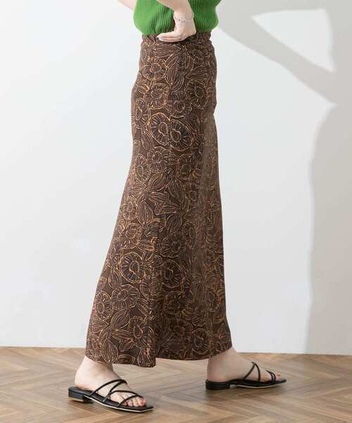 SENSE OF PLACE by URBAN RESEARCH（センスオブプレイスバイアーバンリサーチ）の「プリントマーメイドスカート（スカート・レディース・ブラウン系その他/ブラック系その他/オレンジ系その他/レッド系その他/ブルー系その他/イエロー系その他・SMALL/MEDIUM）」の16枚目の写真