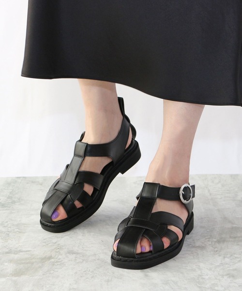 花畑で読書♡ハリネズミ女の子&幸せの青い鳥