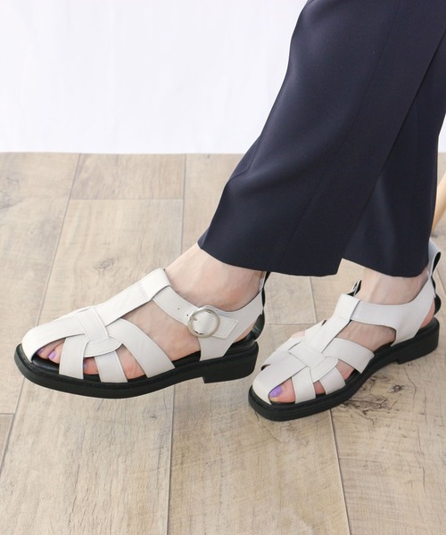 Fin(フィン)の「スクエアトゥグルカサンダル【低反発スポンジ入り】(サンダル・レディース・ブラック/ブラウン/アイボリー・LL/S/M/L)」の9枚目の写真