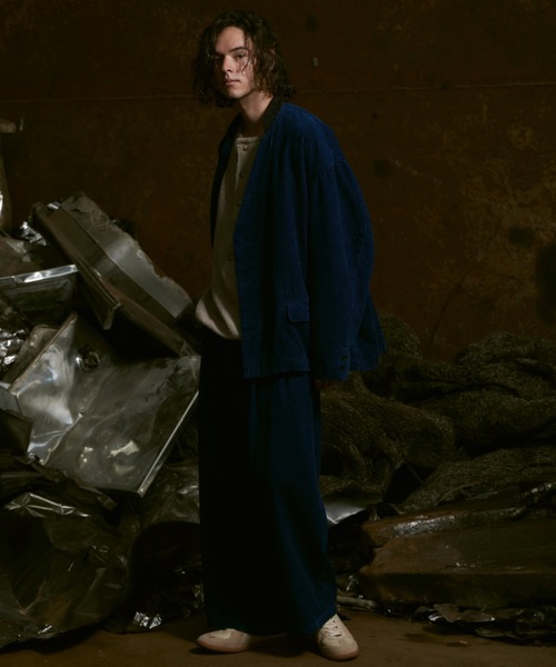 CASPER JOHN(キャスパージョン)の「Corduroy cross collar tailored jacket/コーデュロイクロスカラーテーラードジャケット(テーラードジャケット・メンズ・チャコールグレー/インディゴブルー/ナチュラル・SMALL/MEDIUM/LARGE)」の5枚目の写真