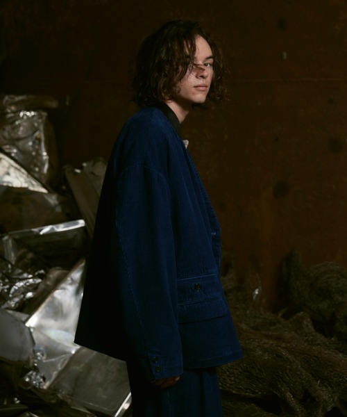 CASPER JOHN(キャスパージョン)の「Corduroy cross collar tailored jacket/コーデュロイクロスカラーテーラードジャケット(テーラードジャケット・メンズ・チャコールグレー/インディゴブルー/ナチュラル・SMALL/MEDIUM/LARGE)」の9枚目の写真
