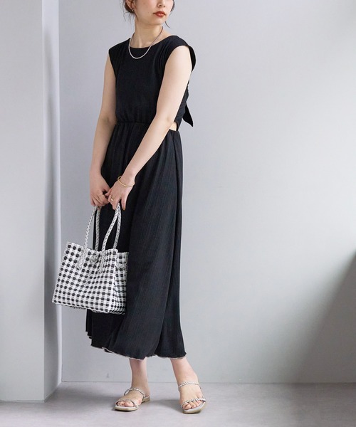 natural couture（ナチュラルクチュール）の「WEB限定/ヘルシー開きバックリボンテレコリブワンピース（ワンピース・レディース・ブラウン/ブラック/ピンクベージュ・FREE）」の4枚目の写真