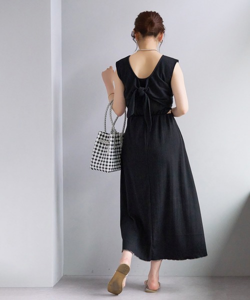natural couture（ナチュラルクチュール）の「WEB限定/ヘルシー開きバックリボンテレコリブワンピース（ワンピース・レディース・ブラウン/ブラック/ピンクベージュ・FREE）」の5枚目の写真