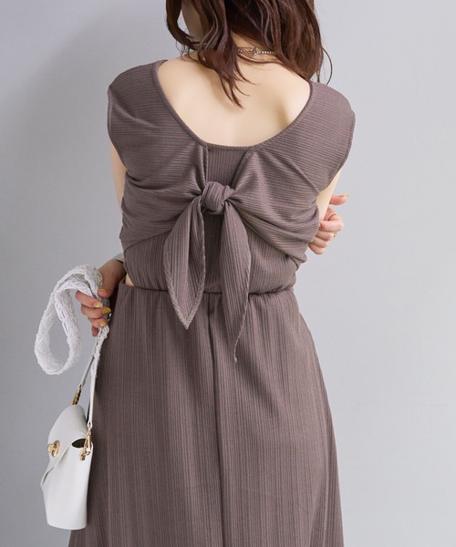 natural couture（ナチュラルクチュール）の「WEB限定/ヘルシー開きバックリボンテレコリブワンピース（ワンピース・レディース・ブラウン/ブラック/ピンクベージュ・FREE）」の10枚目の写真