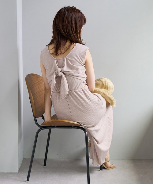 natural couture（ナチュラルクチュール）の「WEB限定/ヘルシー開きバックリボンテレコリブワンピース（ワンピース・レディース・ブラウン/ブラック/ピンクベージュ・FREE）」の12枚目の写真