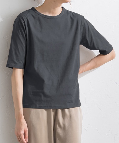 Pierrot(ピエロ)の「汗ジミ防止ハーフスリーブTシャツ(Tシャツ/カットソー・レディース・グリーン系その他/グレイッシュベージュ/チャコール/モカ/オレンジ・M/L)」の19枚目の写真