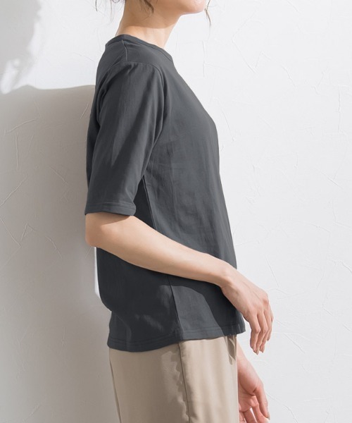 Pierrot(ピエロ)の「汗ジミ防止ハーフスリーブTシャツ(Tシャツ/カットソー・レディース・グリーン系その他/グレイッシュベージュ/チャコール/モカ/オレンジ・M/L)」の20枚目の写真