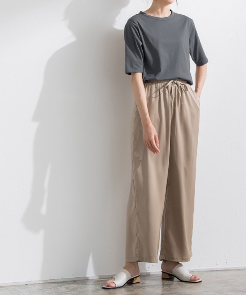 Pierrot(ピエロ)の「汗ジミ防止ハーフスリーブTシャツ(Tシャツ/カットソー・レディース・グリーン系その他/グレイッシュベージュ/チャコール/モカ/オレンジ・M/L)」の11枚目の写真