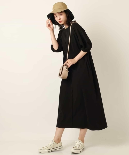 a.v.v（アーヴェヴェ）の「【接触冷感/UV CUT】ランタンスリーブリラックスワンピース（ワンピース・レディース・ブルー/ブラック・40/38/36/34/42）」の3枚目の写真