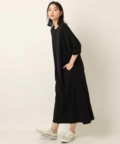 a.v.v（アーヴェヴェ）の「【接触冷感/UV CUT】ランタンスリーブリラックスワンピース（ワンピース・レディース・ブルー/ブラック・40/38/36/34/42）」の6枚目の写真