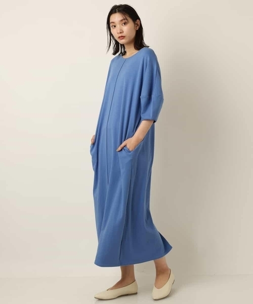 a.v.v（アーヴェヴェ）の「【接触冷感/UV CUT】ランタンスリーブリラックスワンピース（ワンピース・レディース・ブルー/ブラック・40/38/36/34/42）」の9枚目の写真