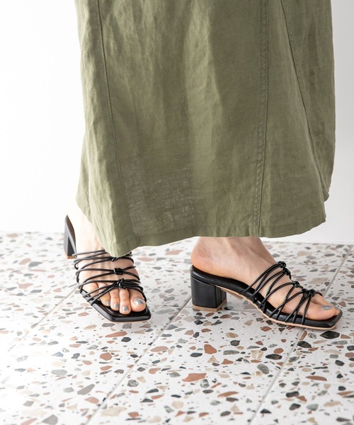 niko and...（ニコアンド）の「オリジナルループ編みサンダル（サンダル・レディース・アイボリー/グレー/ブラック・SMALL/LARGE/MEDIUM）」の2枚目の写真