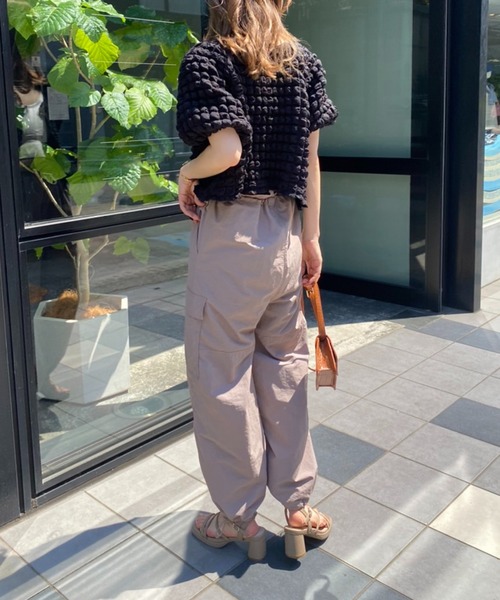 one after another NICE CLAUP（ワンアフターアナザーナイスクラップ）の「羽織にもなるぷくぷくトップス（シャツ/ブラウス・レディース・ブラック/ライトグリーン/アイボリー・FREE）」の7枚目の写真