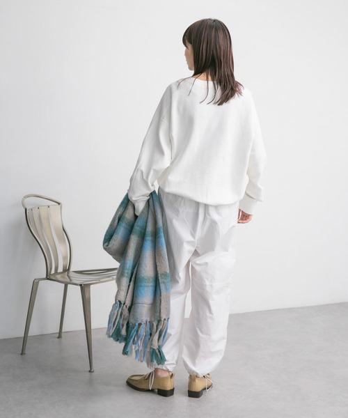 KBF（ケイビーエフ）の「リバーススリーブスウェット（Tシャツ/カットソー・レディース・オフホワイト/グリーン/ネイビー・ONE）」の11枚目の写真