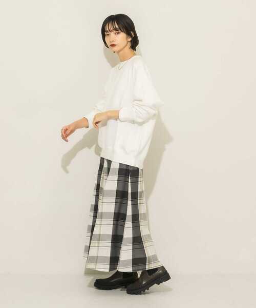 KBF（ケイビーエフ）の「リバーススリーブスウェット（Tシャツ/カットソー・レディース・オフホワイト/グリーン/ネイビー・ONE）」の16枚目の写真