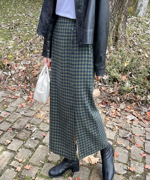 LAUIR（ラウアー）の「フロントボタンIラインチェックスカート（スカート・レディース・ライトブラウン/ブラック/ネイビー/グリーン/ホワイト×ブラウン・MEDIUM/LARGE/SMALL）」の5枚目の写真