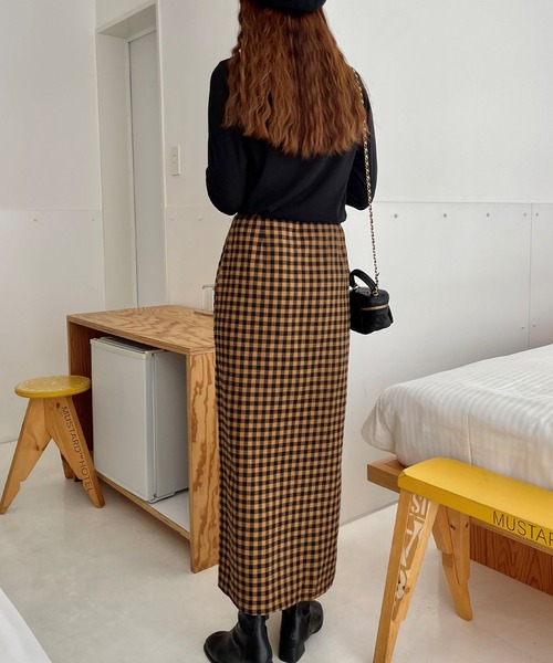 LAUIR（ラウアー）の「フロントボタンIラインチェックスカート（スカート・レディース・ライトブラウン/ブラック/ネイビー/グリーン/ホワイト×ブラウン・MEDIUM/LARGE/SMALL）」の7枚目の写真