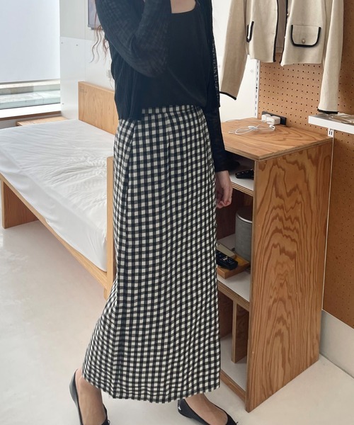 LAUIR（ラウアー）の「フロントボタンIラインチェックスカート（スカート・レディース・ライトブラウン/ブラック/ネイビー/グリーン/ホワイト×ブラウン・MEDIUM/LARGE/SMALL）」の9枚目の写真
