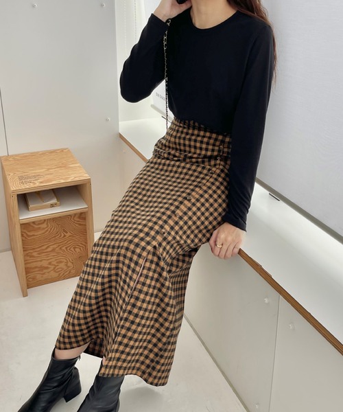 LAUIR（ラウアー）の「フロントボタンIラインチェックスカート（スカート・レディース・ライトブラウン/ブラック/ネイビー/グリーン/ホワイト×ブラウン・MEDIUM/LARGE/SMALL）」の6枚目の写真