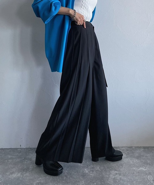 PAGEBOY（ページボーイ）の「WEB限定アイテム / モードプリーツパンツ（その他パンツ・レディース・ライトブルー/ブラック/グレイッシュベージュ・FREE）」の4枚目の写真