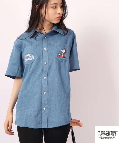 PEANUTS（ピーナッツ）の「PEANUTS スヌーピー デニムシャツ（シャツ