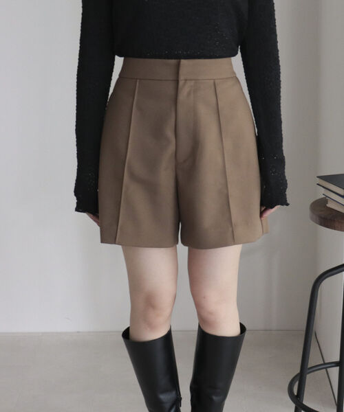 fredy emue（フレディエミュ）の「ピンタック ショートパンツ（その他パンツ・レディース・キャメル/ブラック・36/38）」の10枚目の写真