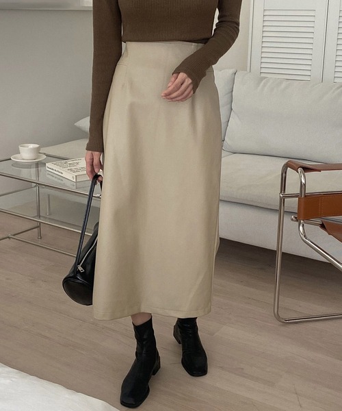 モラビトブラン 【タグ付新品未使用】フェイクレザースカート ベージュ