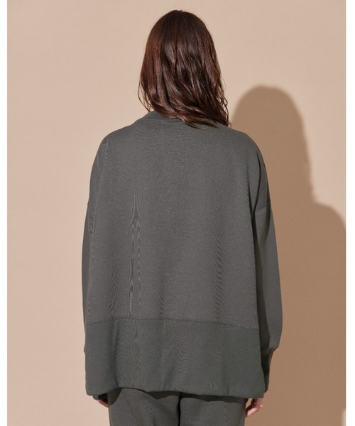 ALEXIA STAM（アリシアスタン）の「High Neck Step Hem Sweatshirt /ハイネックステップヘムスウェットシャツ（スウェット・レディース・オフホワイト/チャコールグレー/ベージュ・FREE）」の15枚目の写真