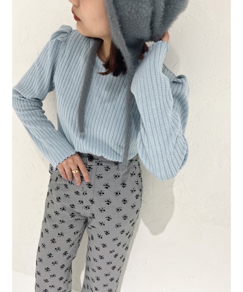 JUMELLE(ジュメロ)の「【パフショルダー】バックサークルトップ(ニット/セーター・レディース・ブラック/ブルー・FREE)」の7枚目の写真