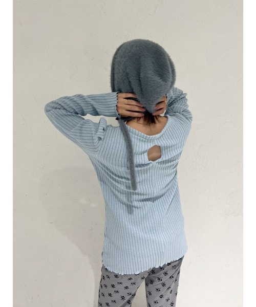 JUMELLE(ジュメロ)の「【パフショルダー】バックサークルトップ(ニット/セーター・レディース・ブラック/ブルー・FREE)」の10枚目の写真