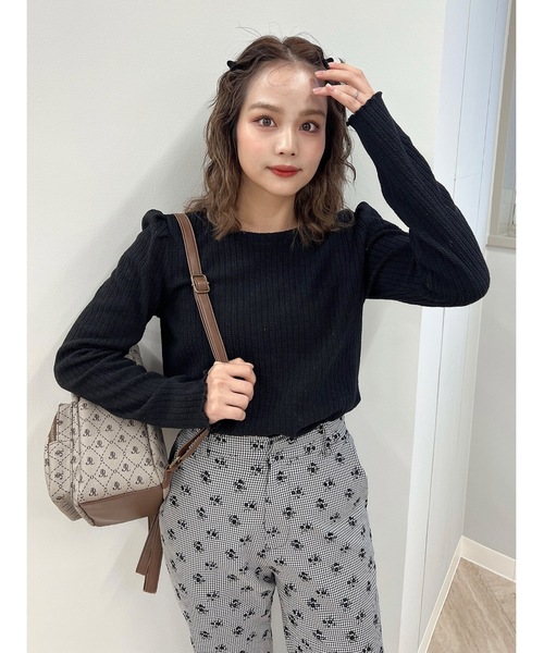 JUMELLE(ジュメロ)の「【パフショルダー】バックサークルトップ(ニット/セーター・レディース・ブラック/ブルー・FREE)」の18枚目の写真