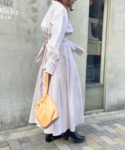 EFOLE(エフォル)の「drawstrings bag / ドローストリングス バッグ(ハンドバッグ・レディース・ブラック/オフホワイト/ベージュ・FREE)」の3枚目の写真