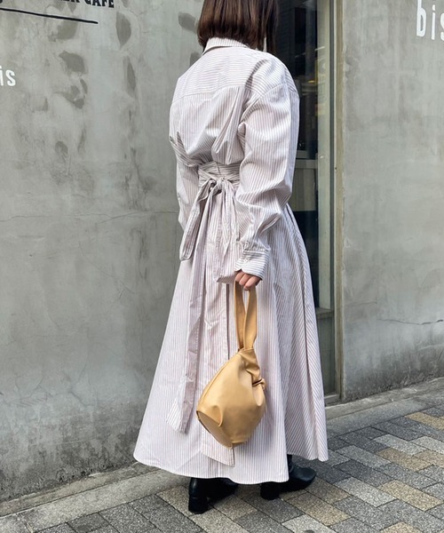 EFOLE(エフォル)の「drawstrings bag / ドローストリングス バッグ(ハンドバッグ・レディース・ブラック/オフホワイト/ベージュ・FREE)」の5枚目の写真