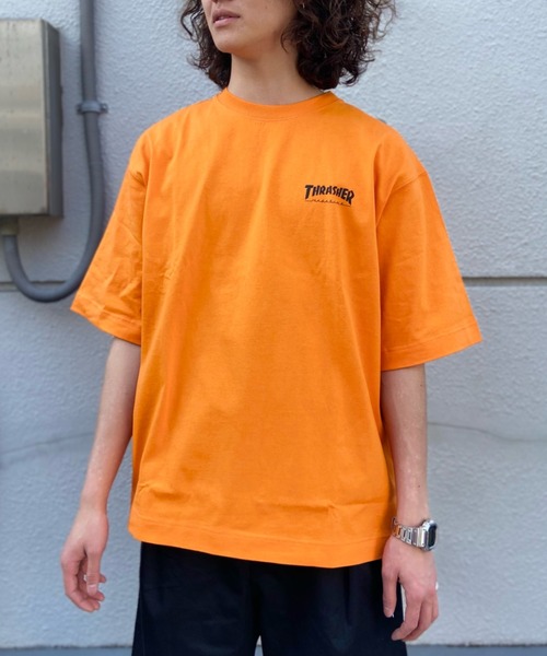 THRASHER(スラッシャー)の「【ムラサキスポーツ別注】THRASHER/スラッシャー MAGAZINE COVER バックラバープリントTシャツ ビックシルエット フロントロゴワンポイント THMM-006(Tシャツ/カットソー・メンズ・ホワイト×ブラック/ブラック×ブラック/オレンジ系その他・M/L/XL)」の17枚目の写真