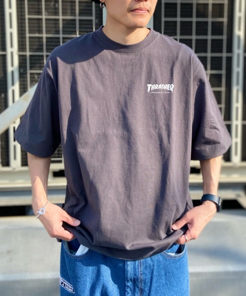 THRASHER(スラッシャー)の「【ムラサキスポーツ別注】THRASHER/スラッシャー MAGAZINE COVER バックラバープリントTシャツ ビックシルエット フロントロゴワンポイント THMM-006(Tシャツ/カットソー・メンズ・ホワイト×ブラック/ブラック×ブラック/オレンジ系その他・M/L/XL)」の11枚目の写真