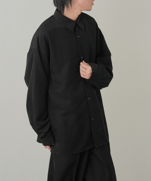 COLONY 2139（コロニートゥーワンスリーナイン）の「ドレープポリ長袖シャツ（シャツ/ブラウス・メンズ・アイボリー/ブラック/ブルー・MEDIUM/LARGE）」の14枚目の写真